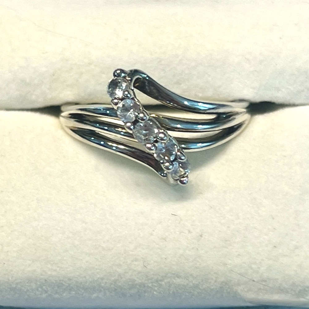 Ring, Sun Brand, White Sapphire 5 Stones, 925 Sterling silver ring, Size 9